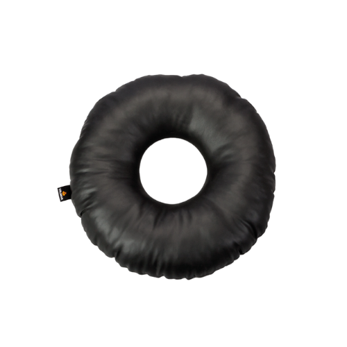 Coxim anti-escaras circular preto, em forma de anel com abertura ao centro e etiqueta lateral