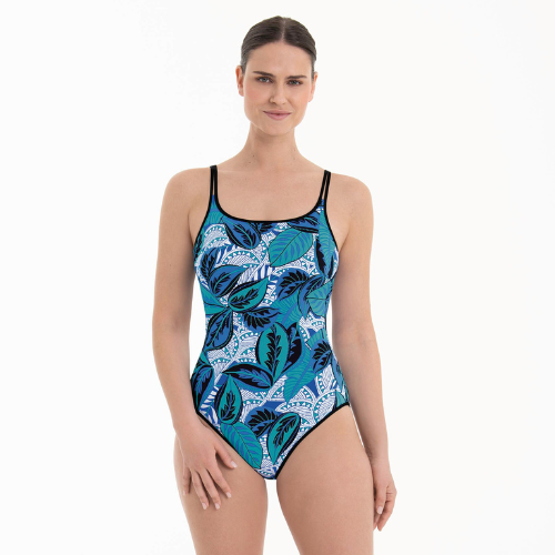 Fato de banho inteiro com estampado de folhas em azul e turquesa sobre fundo escuro, vestido