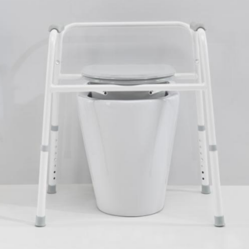 Cadeira sanitária Styxo 2 vista de trás, com o assento fechado e o balde branco removível à frente