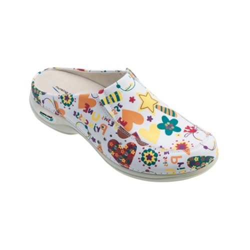 Soca Berlim com estampado infantil de corações, estrelas e flores em cores vivas