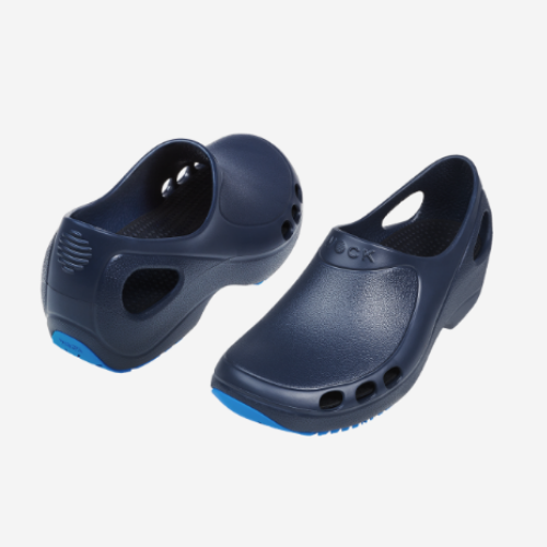 Par de socas fechadas Everlite em azul-marinho, com aberturas de ventilação